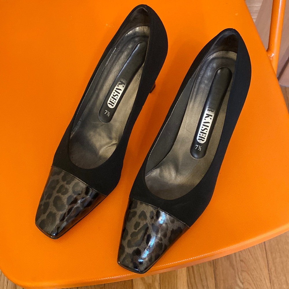 Peter Kaiser shoes.
